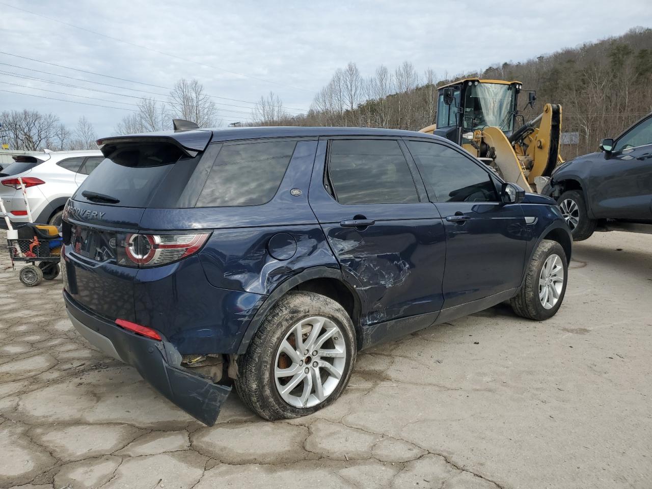 2017 Land Rover Discovery - Image 3