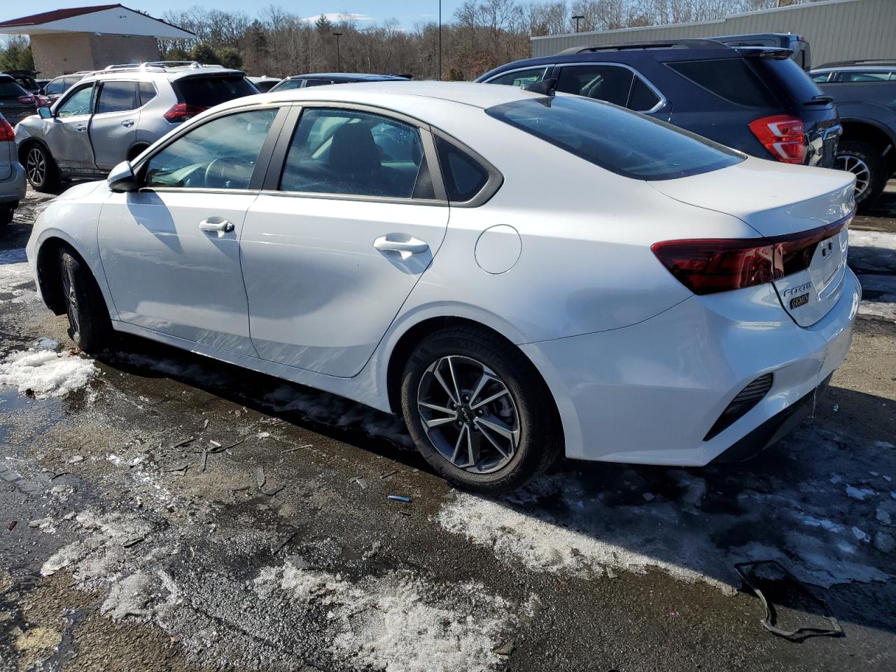 2022 Kia Forte - Image 2