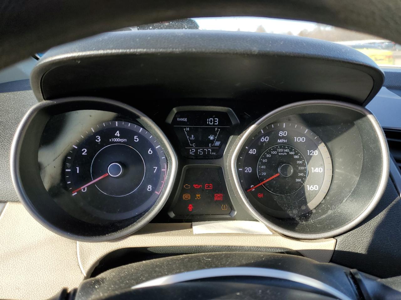 2015 Hyundai Elantra - Image 9