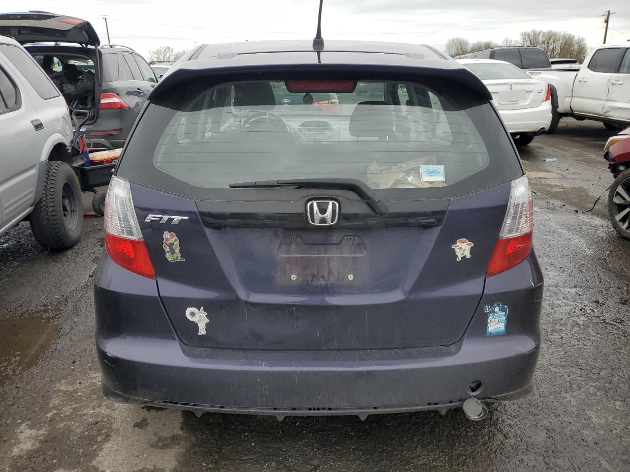 2010 Honda Fit - Image 6