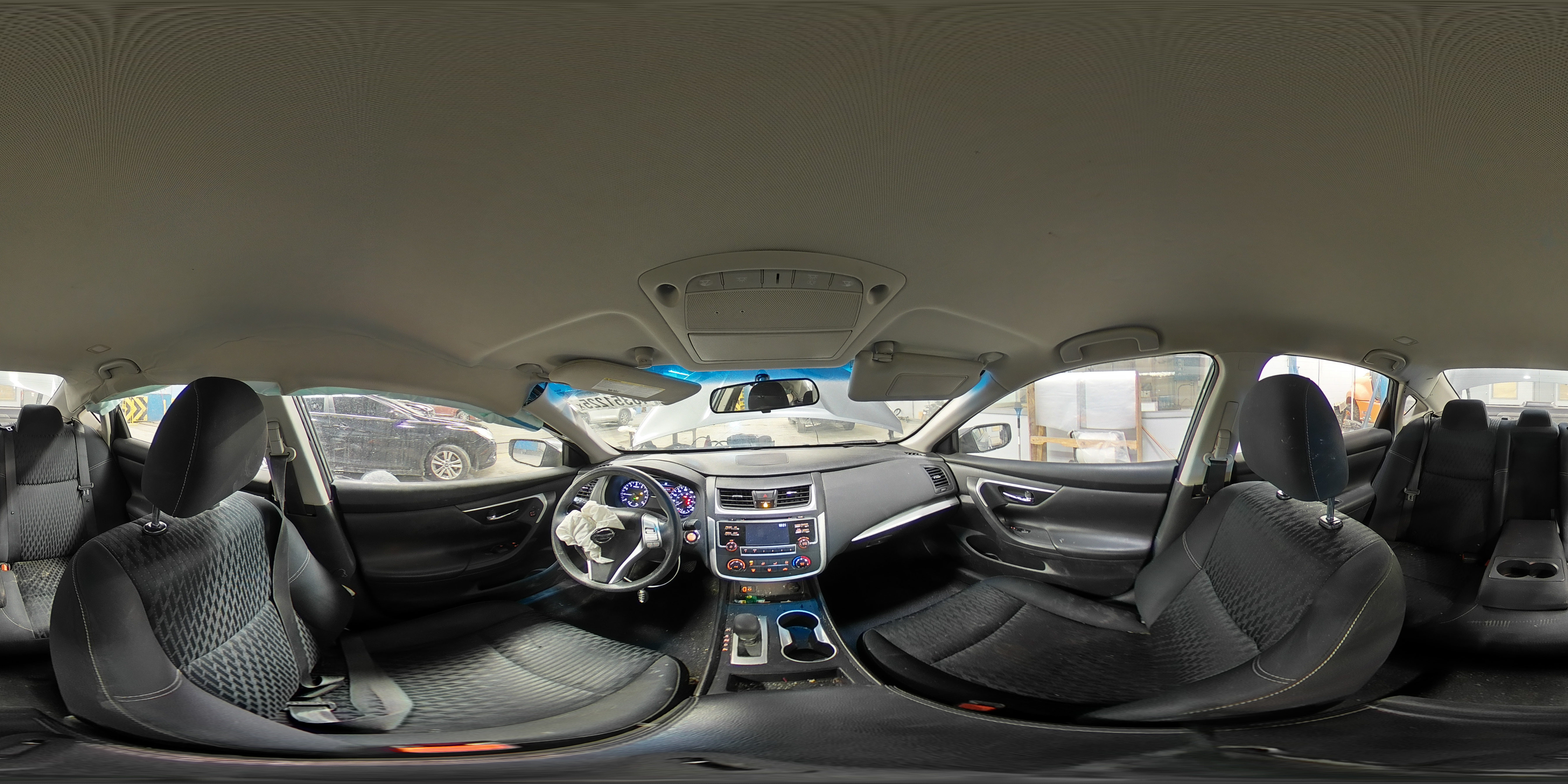 2017 Nissan Altima - Image 13