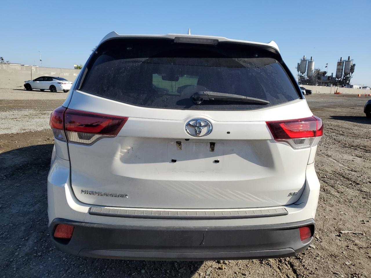 2019 Toyota Highlander - Image 6