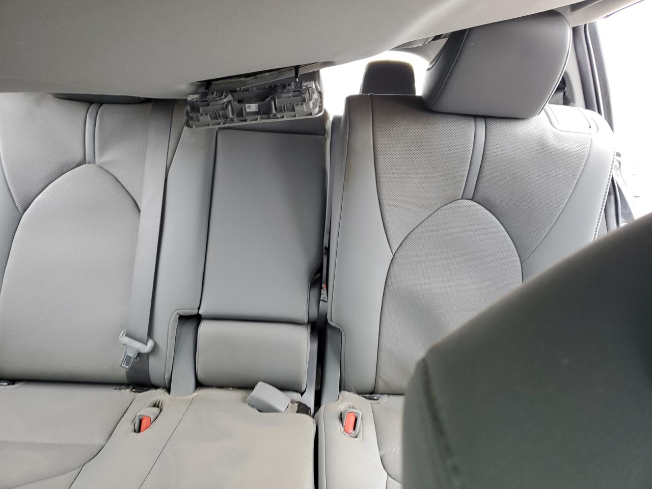 2021 Toyota Highlander - Image 10