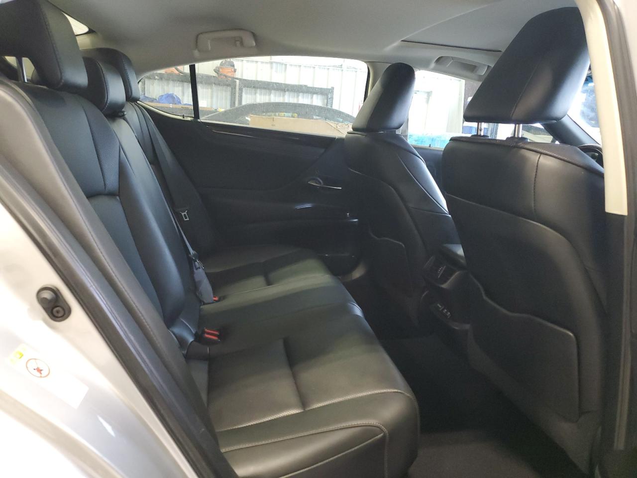 2019 Lexus ES - Image 10