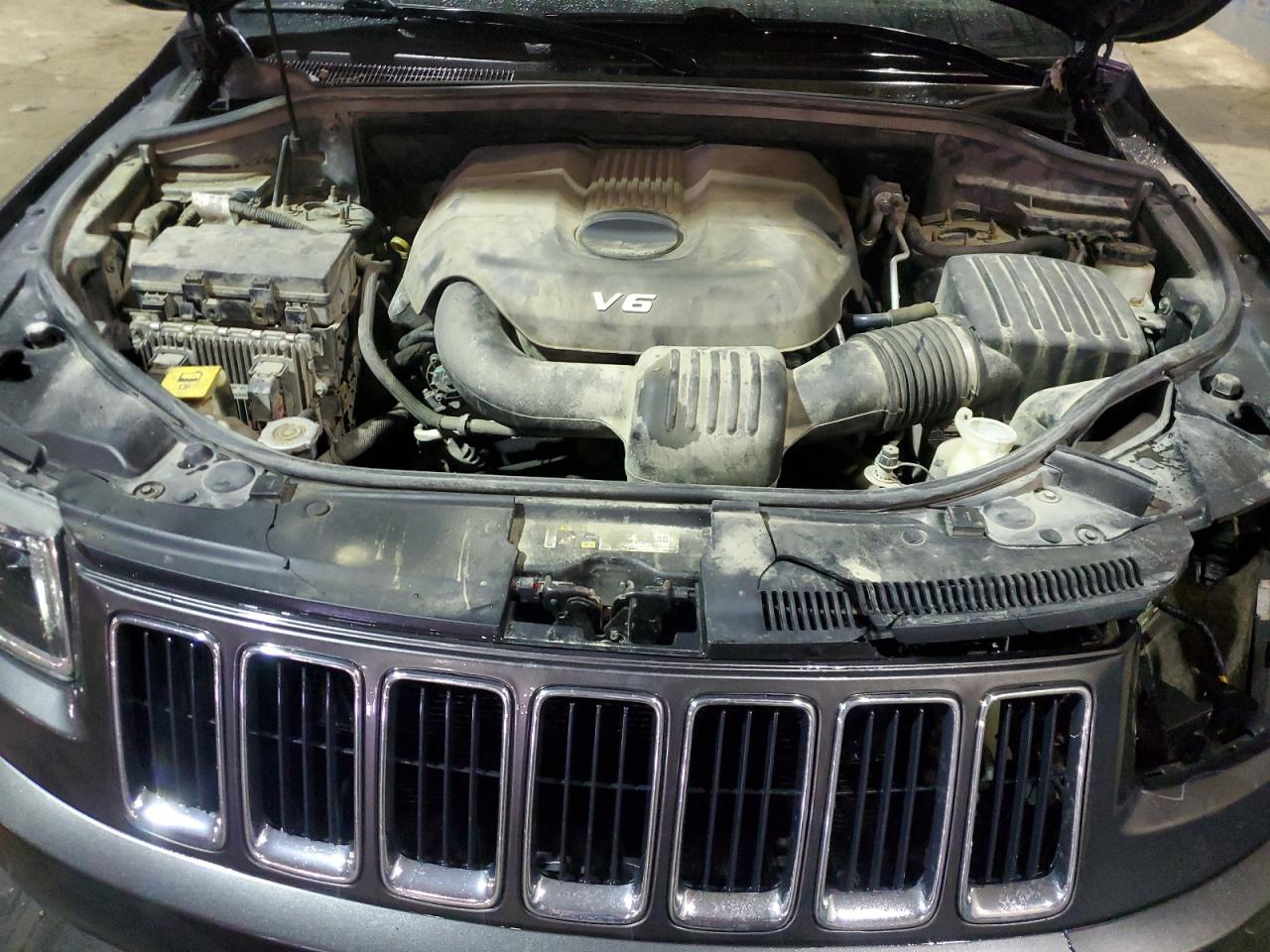 2014 Jeep Grand Cherokee - Image 12