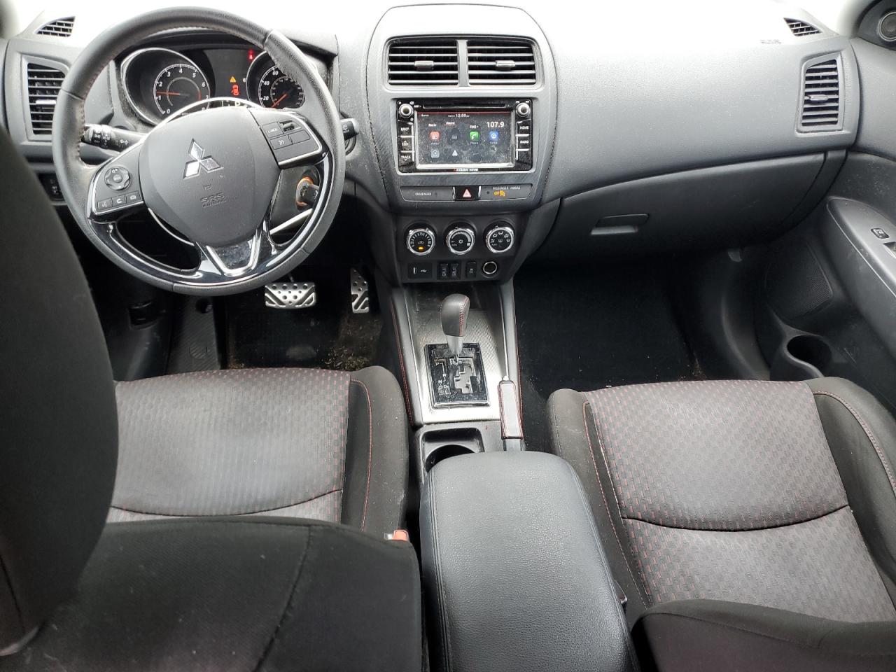 2018 Mitsubishi Outlander - Image 8
