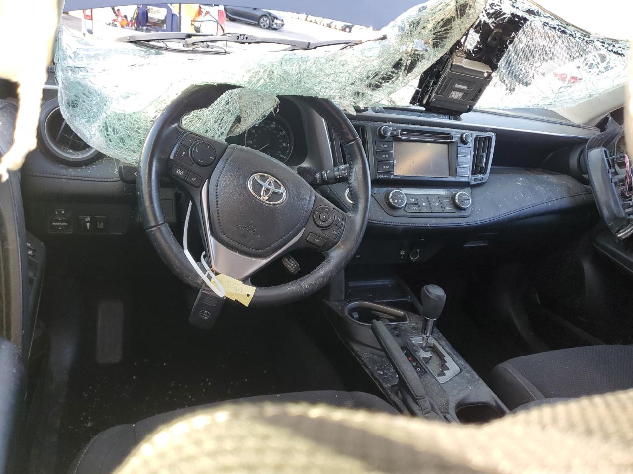 2018 Toyota RAV 4 - Image 8