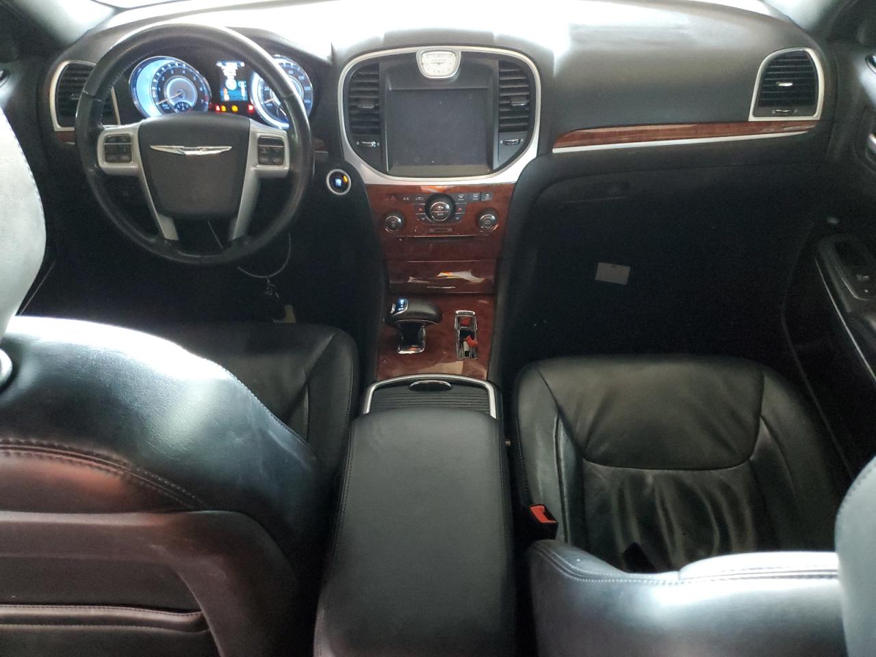 2014 Chrysler 300 - Image 8