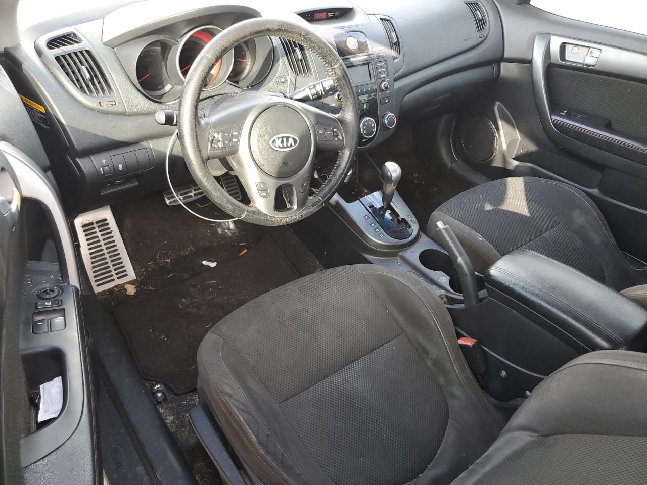 2010 Kia Forte - Image 8
