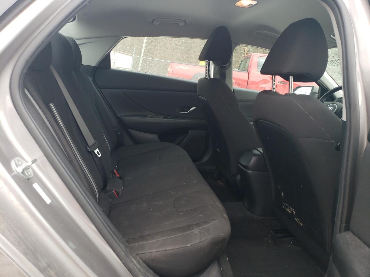 2021 Hyundai Elantra - Image 10