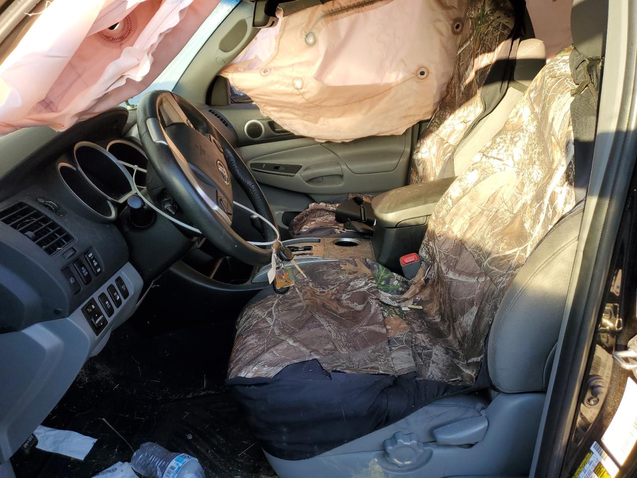 2015 Toyota Tacoma - Image 7