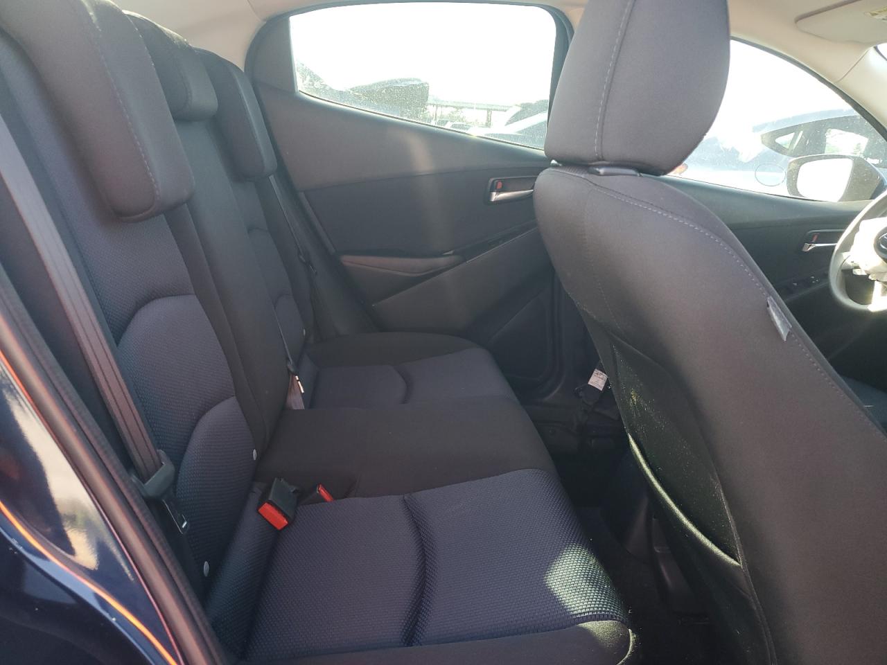 2018 Toyota Yaris - Image 11