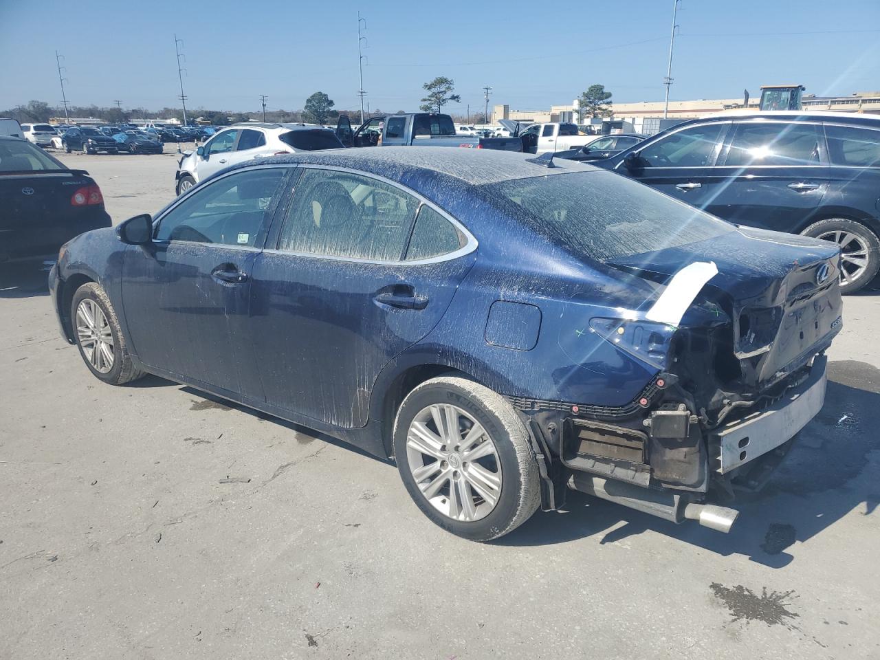 2014 Lexus ES - Image 2