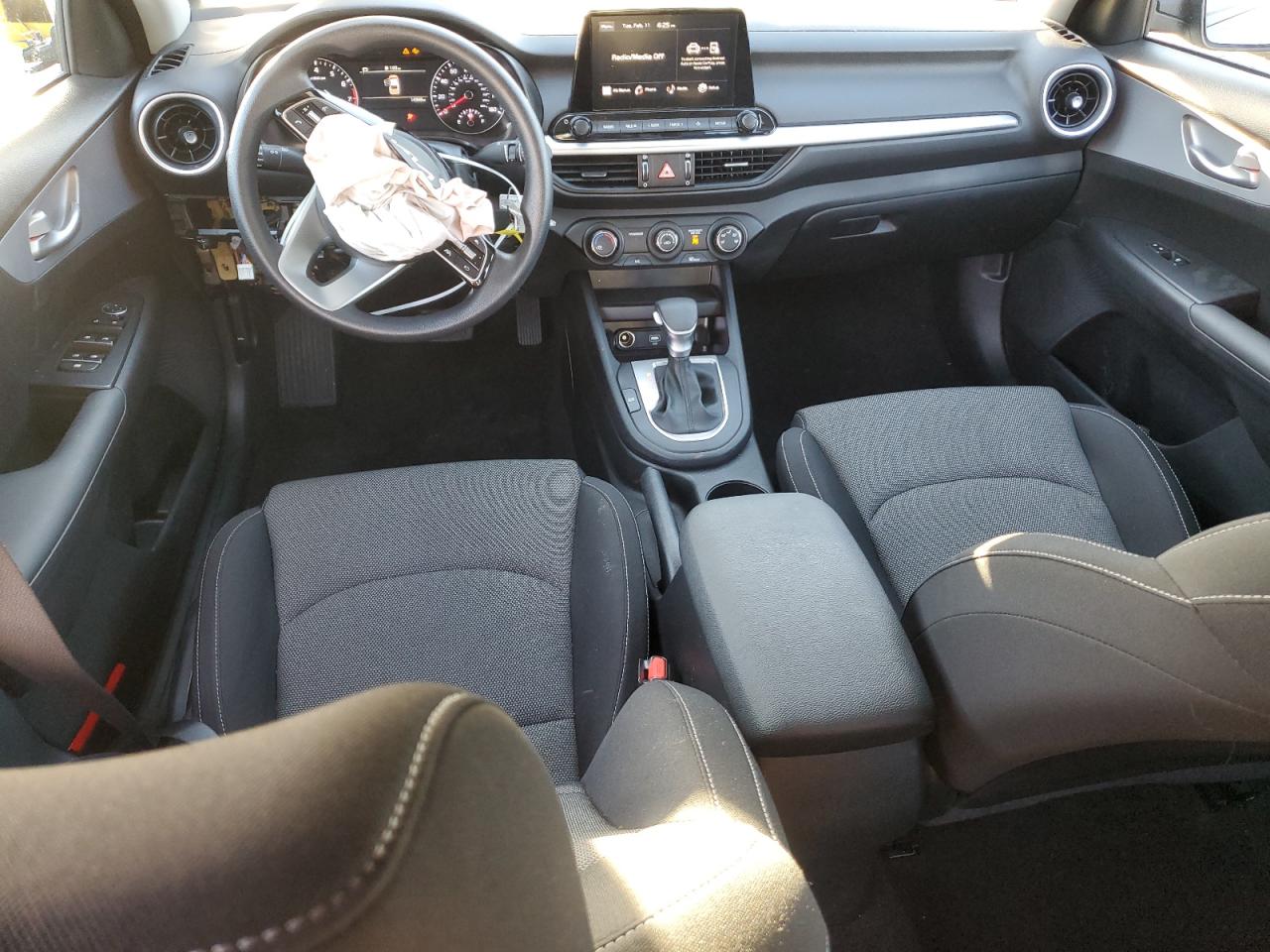 2024 Kia Forte - Image 8