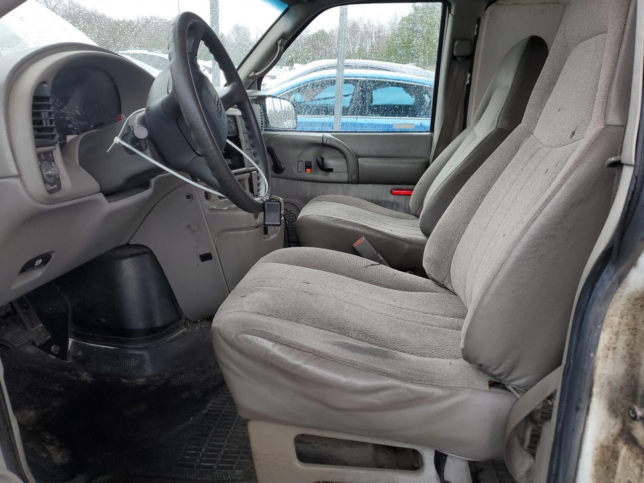 2005 Chevrolet Astro - Image 7