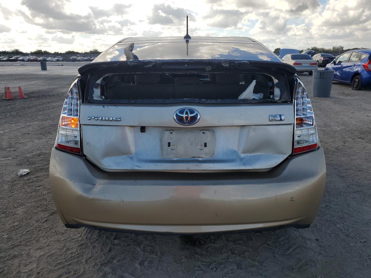 2011 Toyota Prius - Image 6