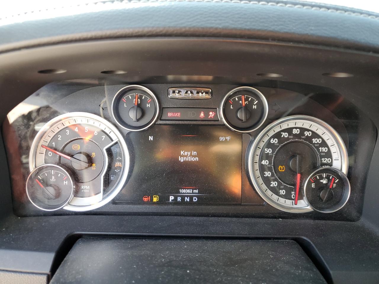 2016 RAM 1500 - Image 9