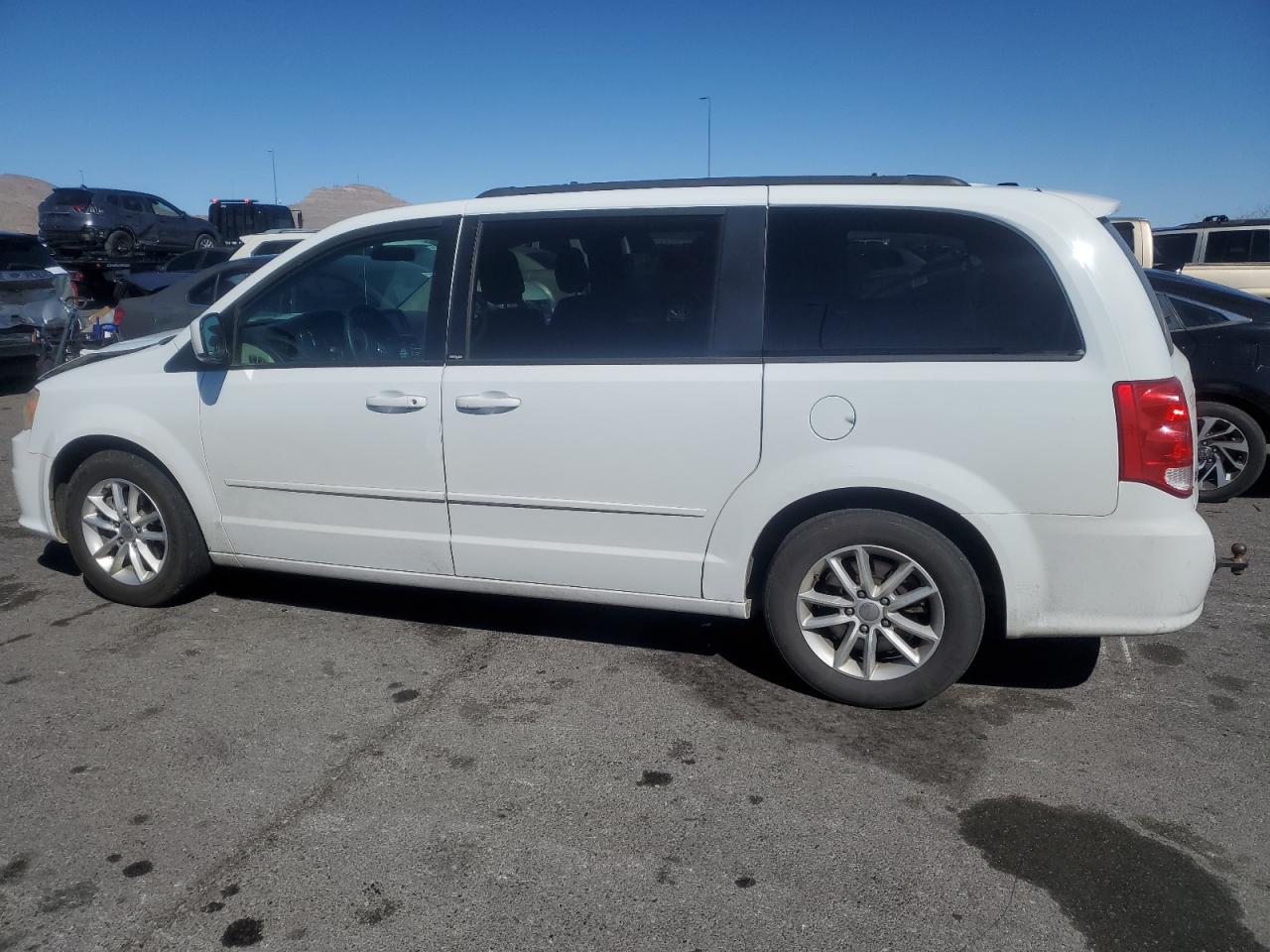 2014 Dodge Caravan - Image 2