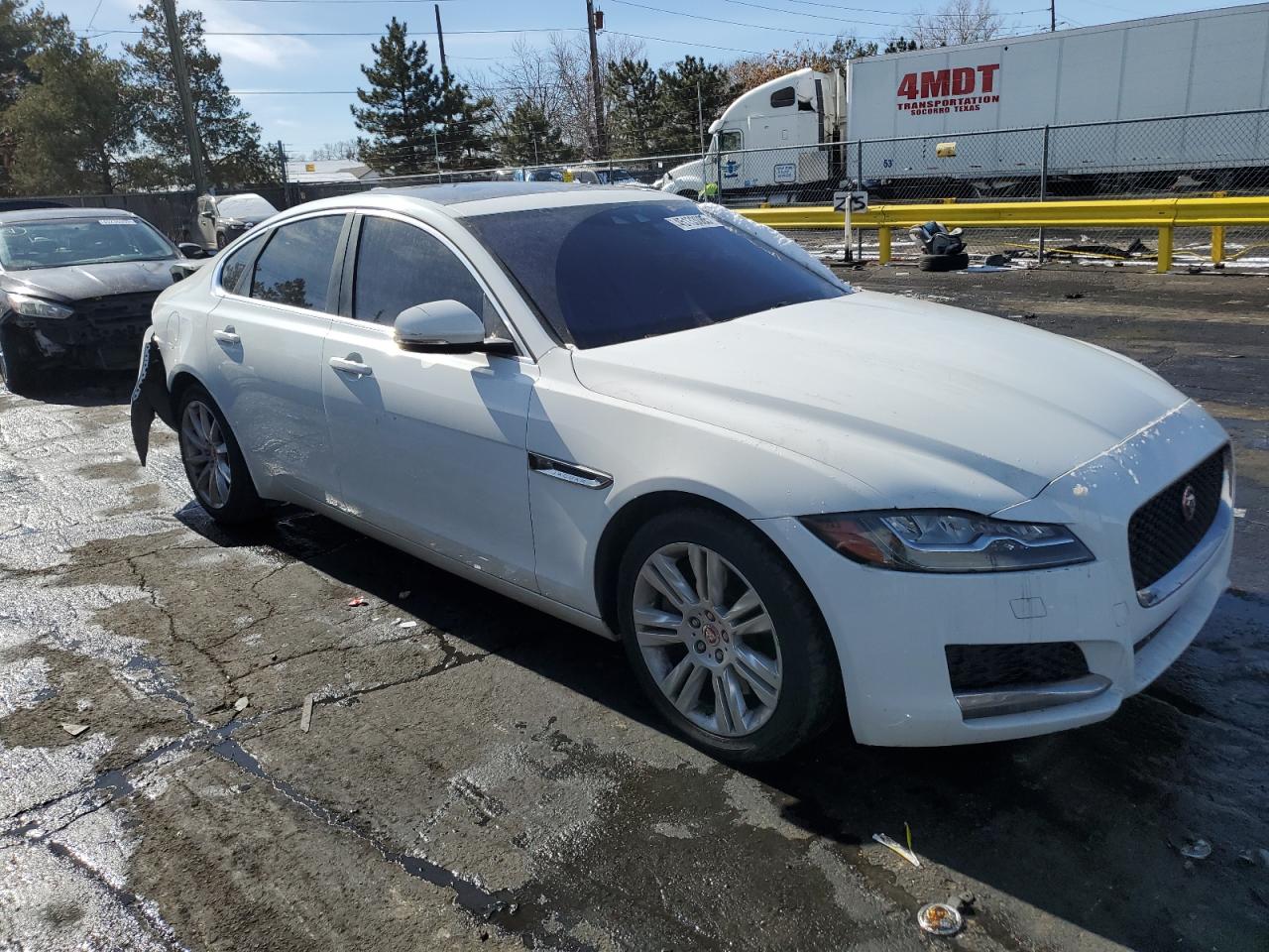 2016 Jaguar XF - Image 4