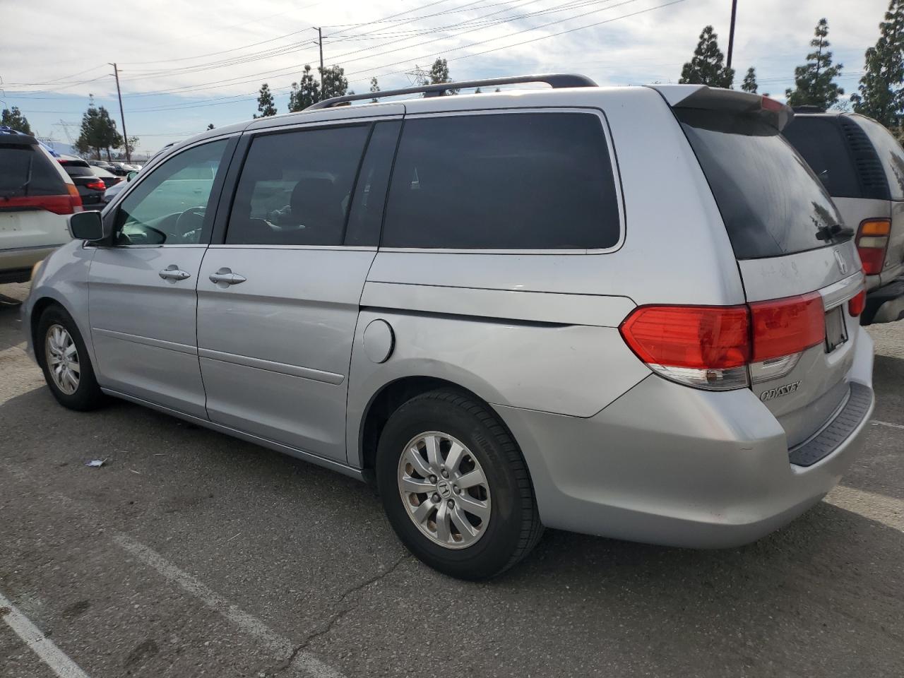 2010 Honda Odyssey - Image 2
