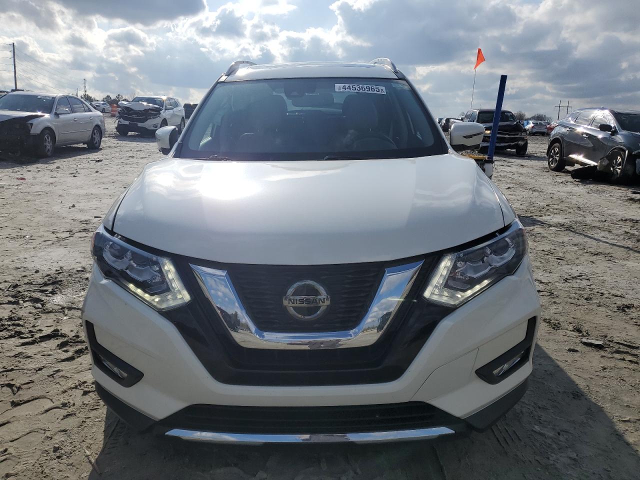 2018 Nissan Rogue - Image 5