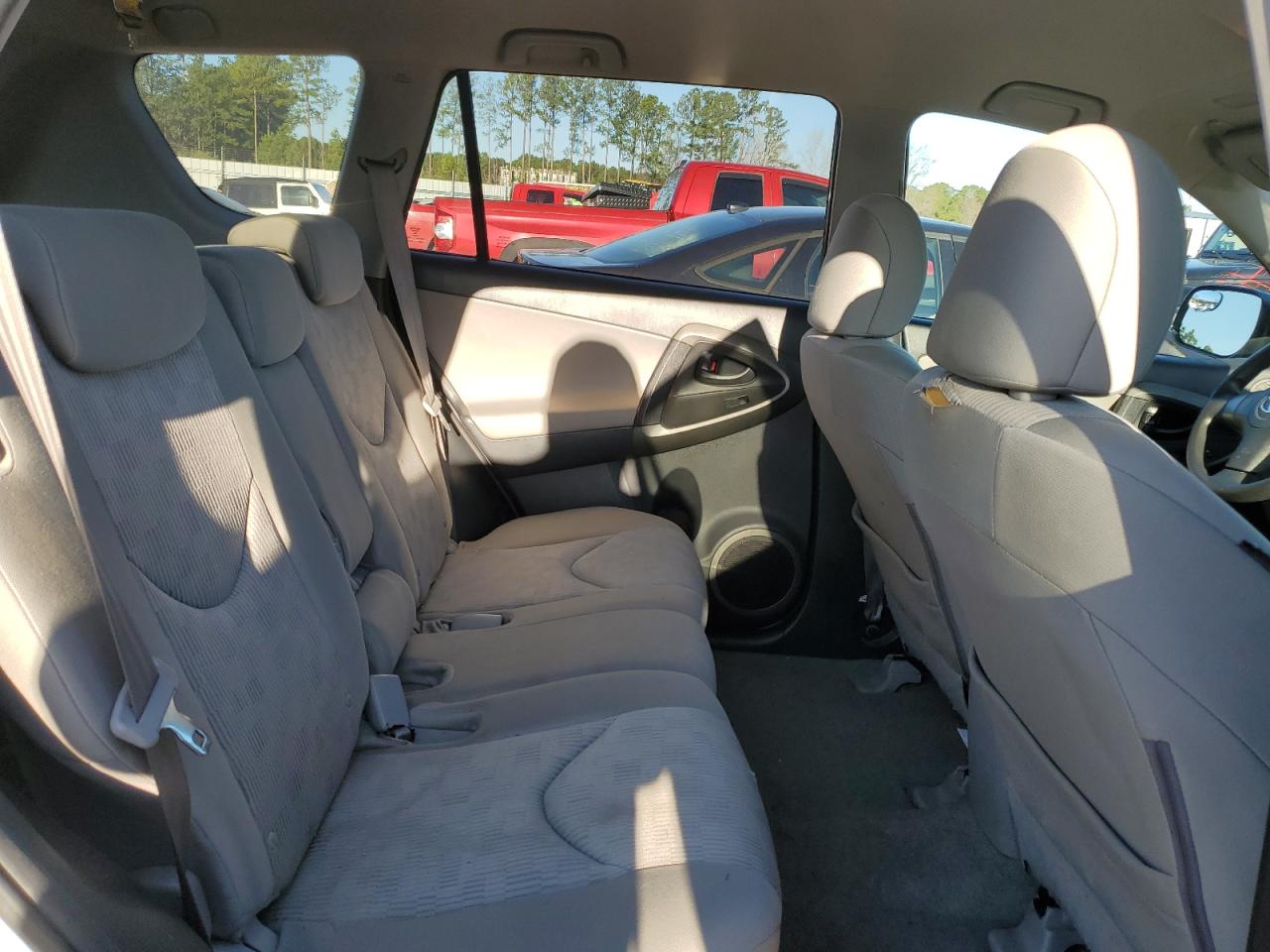 2010 Toyota RAV 4 - Image 11