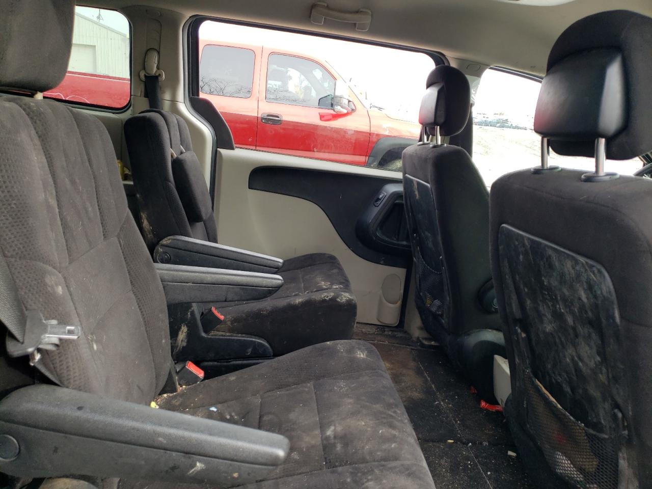 2012 Dodge Caravan - Image 11