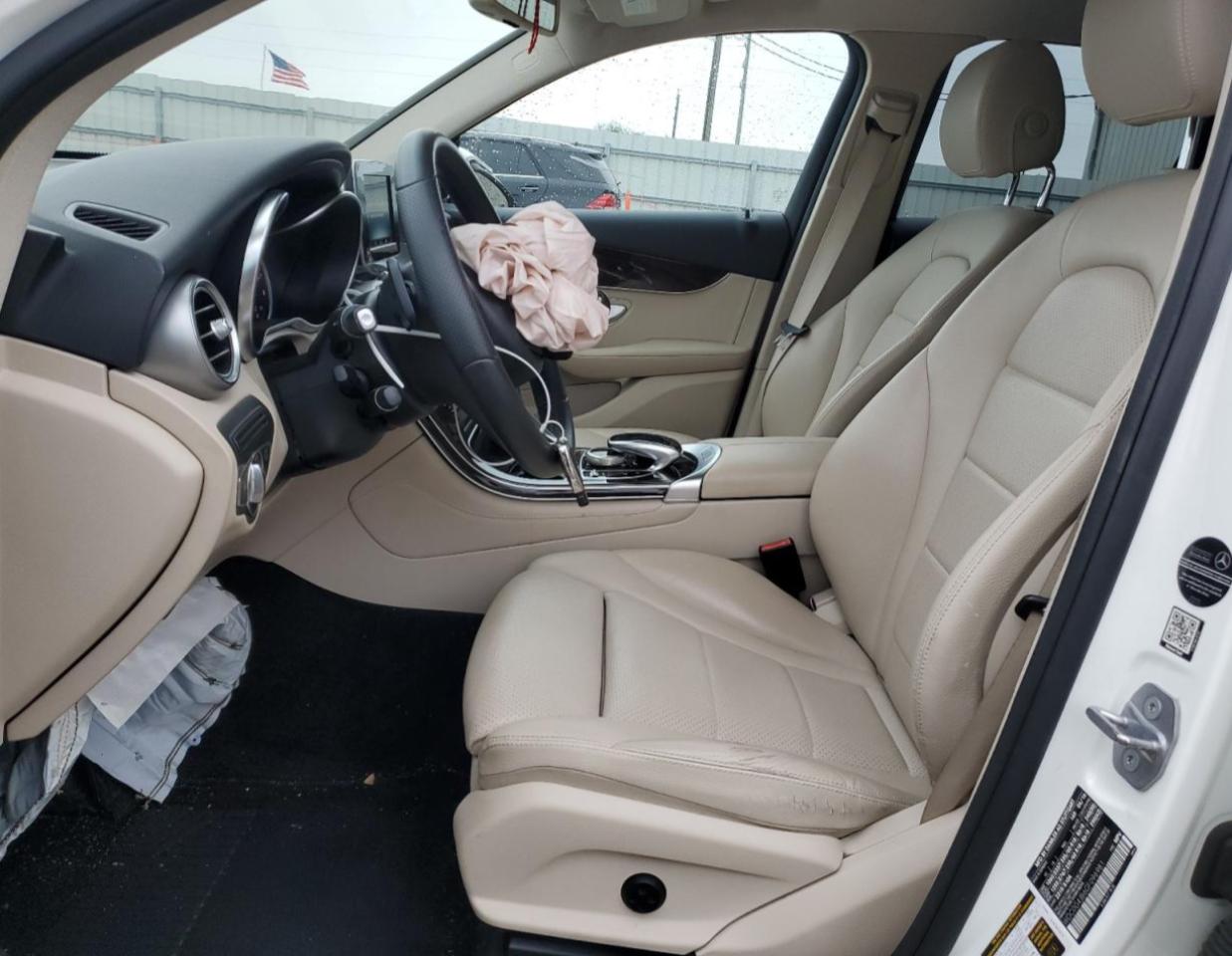 2016 Mercedes-Benz GLC - Image 7