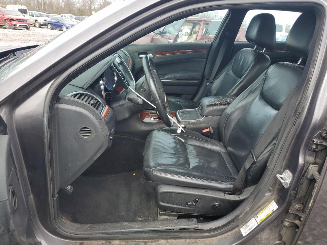 2013 Chrysler 300 - Image 7