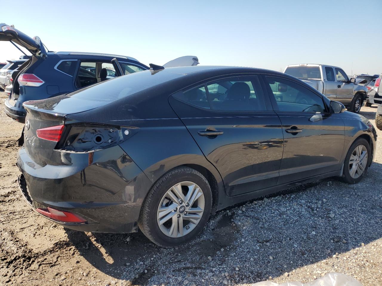 2020 Hyundai Elantra - Image 3