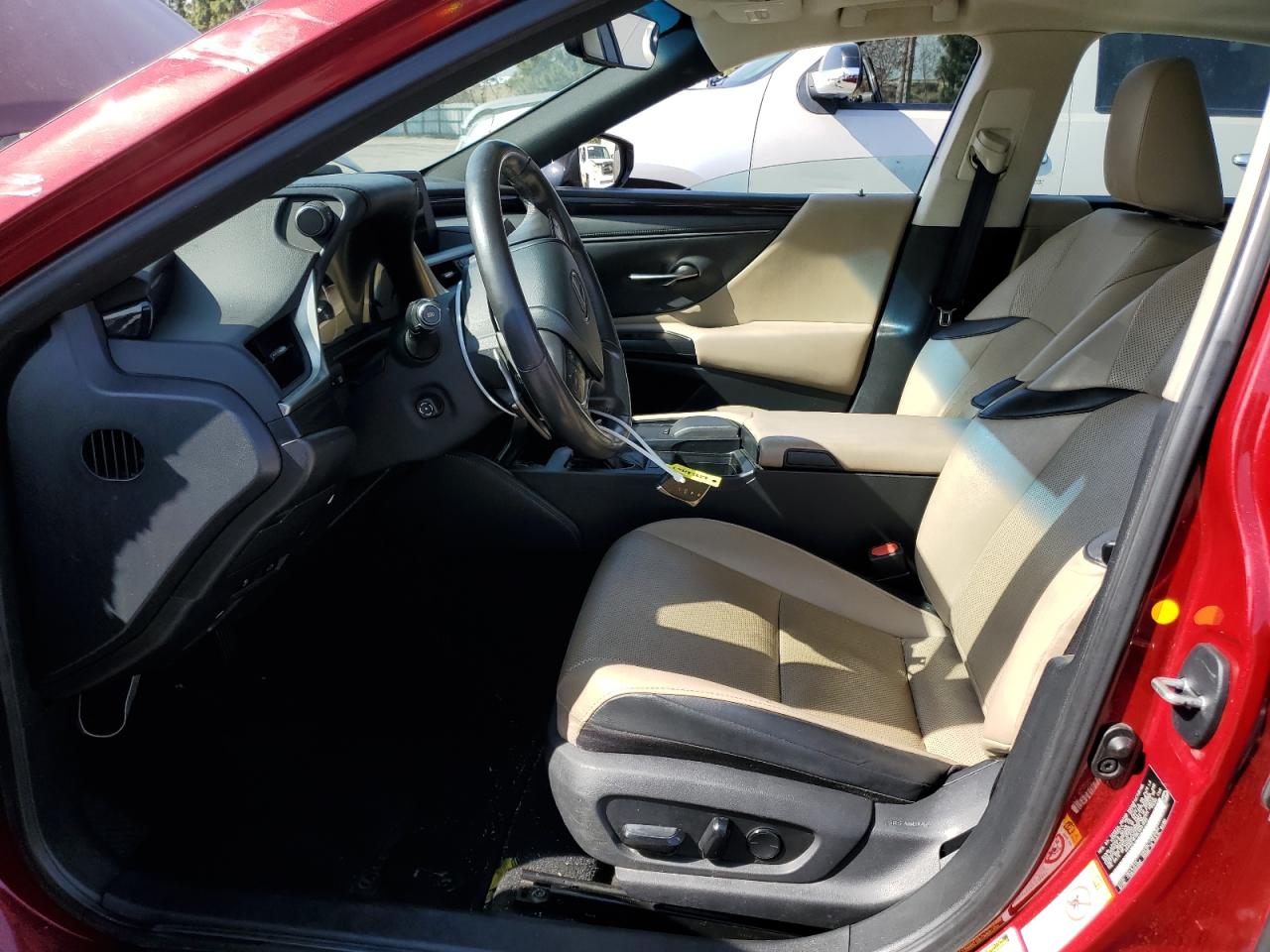 2019 Lexus ES - Image 7