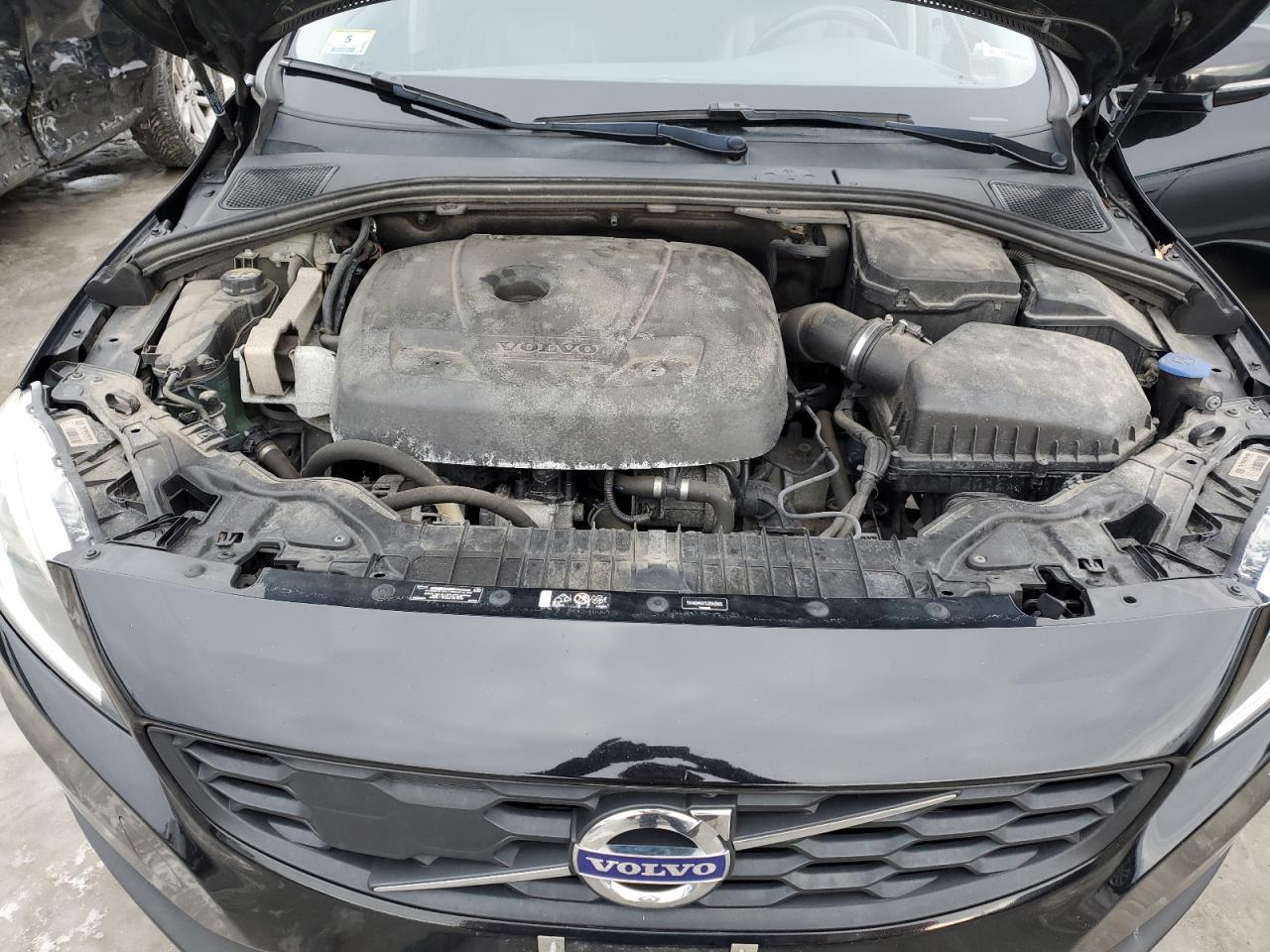 2018 Volvo V60 - Image 11
