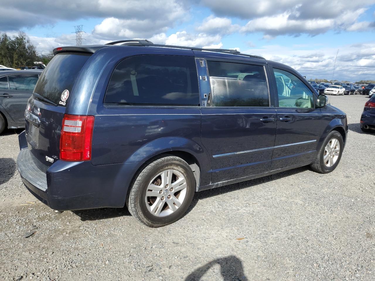 2008 Dodge Caravan - Image 3