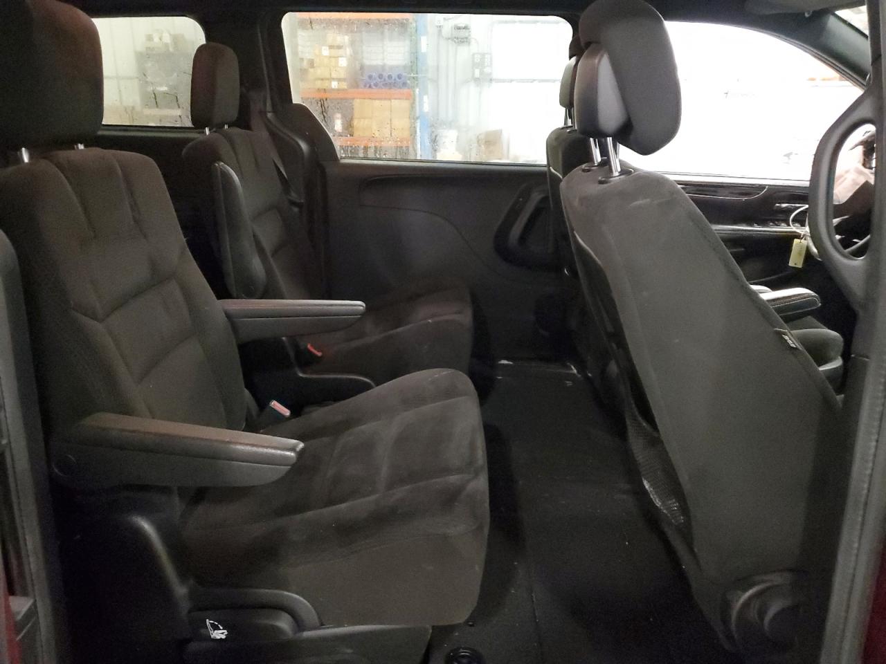 2017 Dodge Caravan - Image 11
