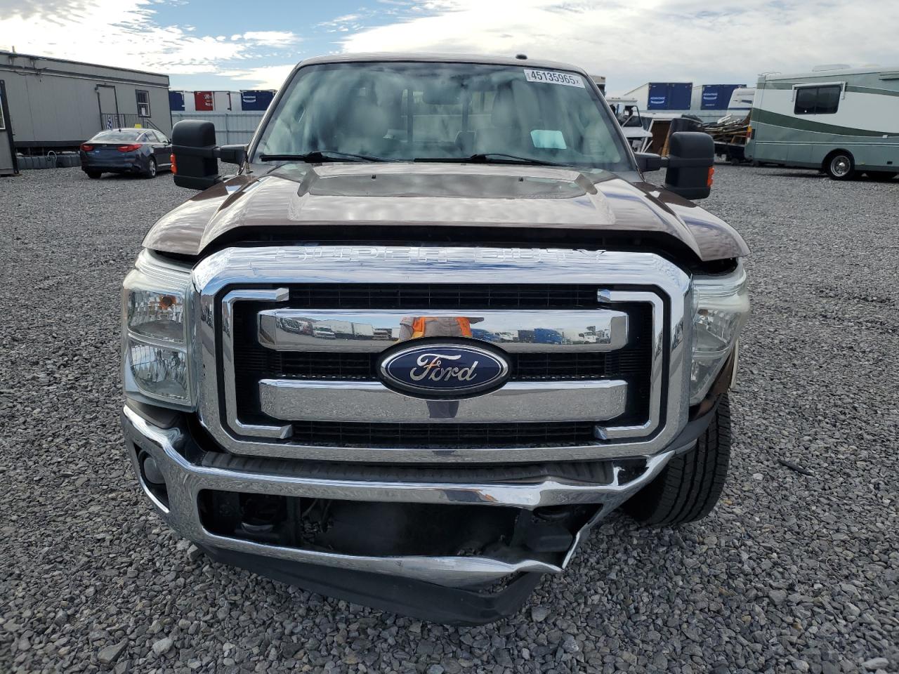 2011 Ford F350 - Image 5