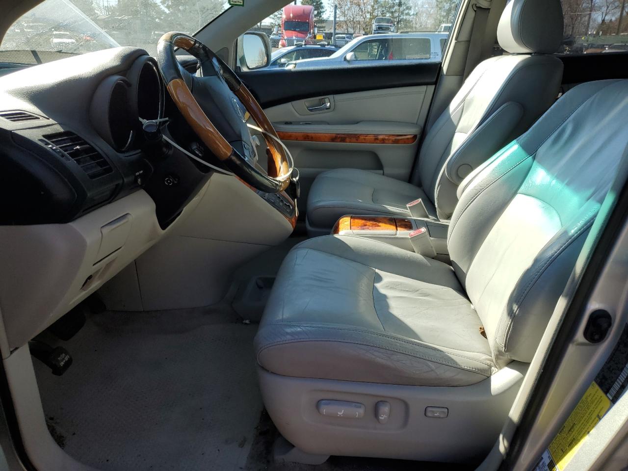 2005 Lexus RX - Image 7