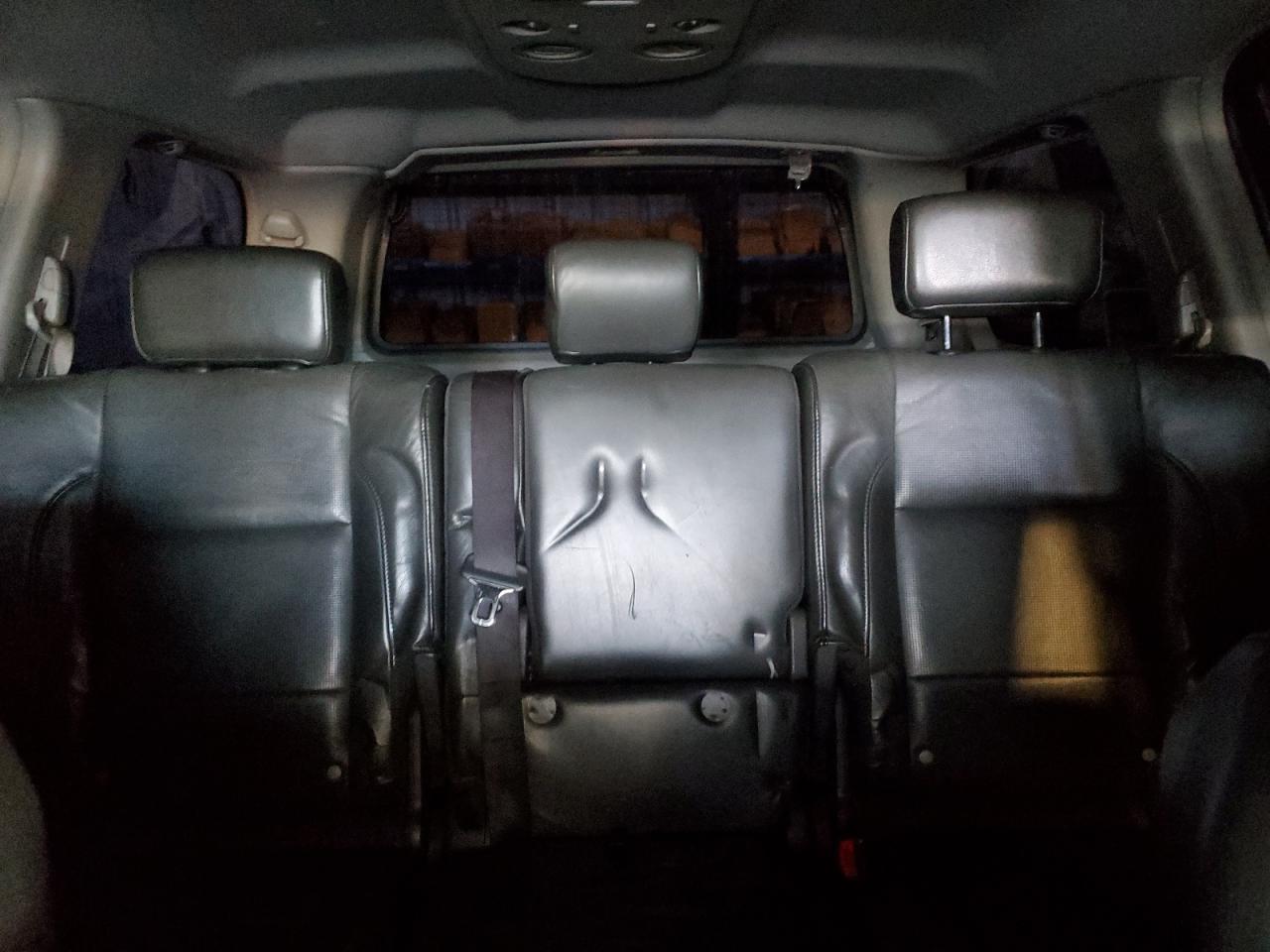 2004 Nissan Armada - Image 10