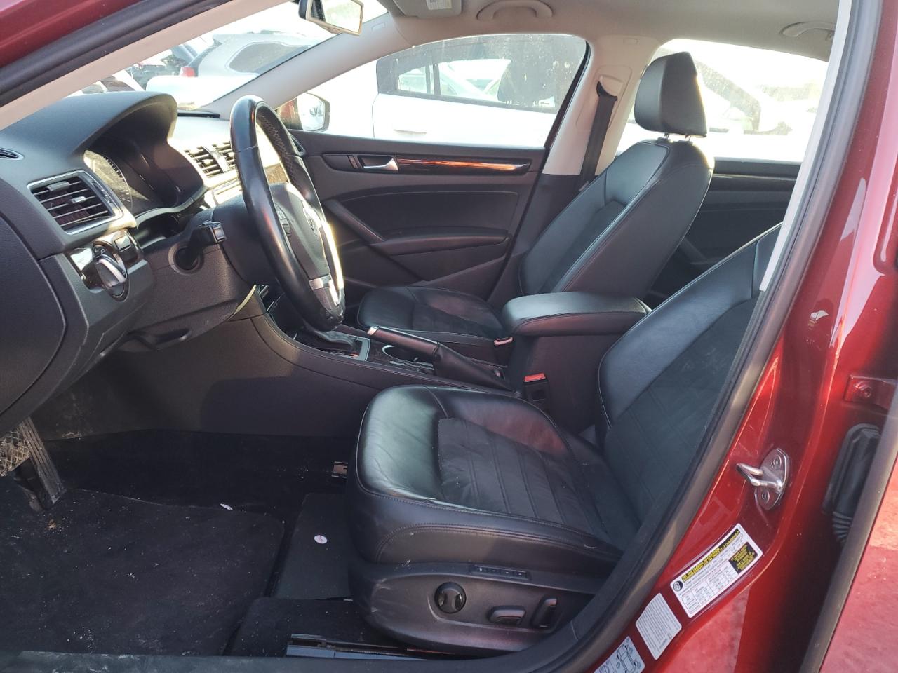 2015 Volkswagen Passat - Image 7