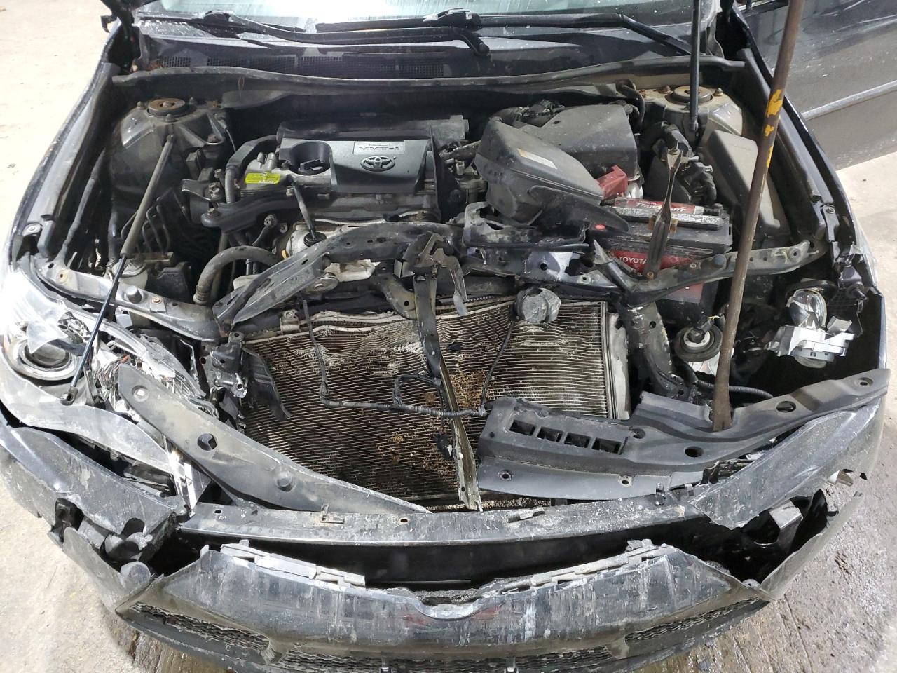2016 Toyota Camry - Image 13