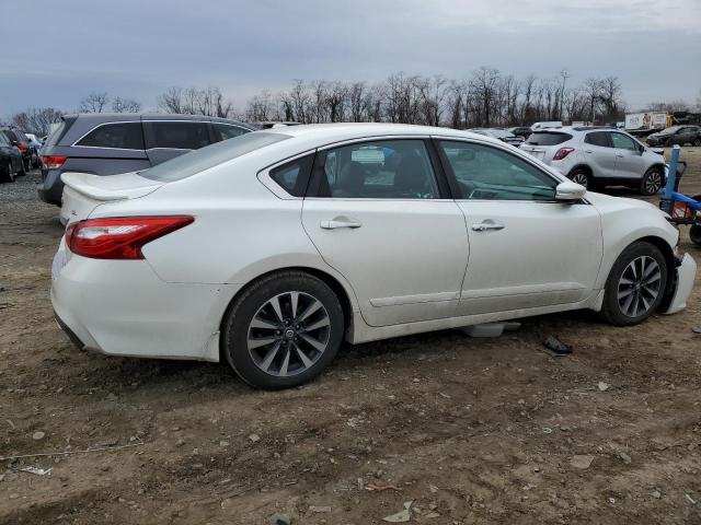 Sedans NISSAN ALTIMA 2016 Biały