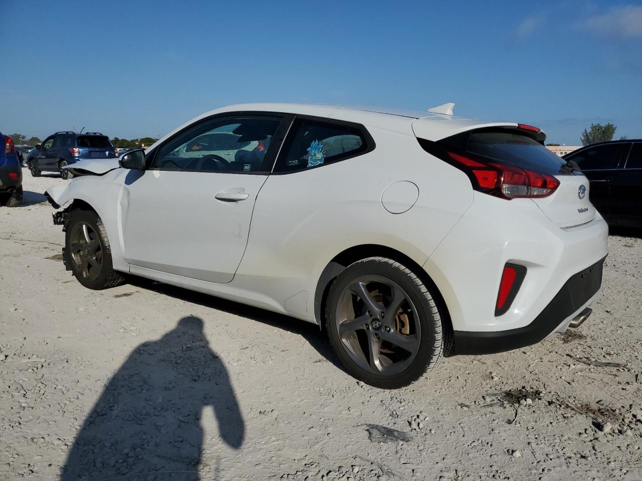 2020 Hyundai Veloster - Image 2