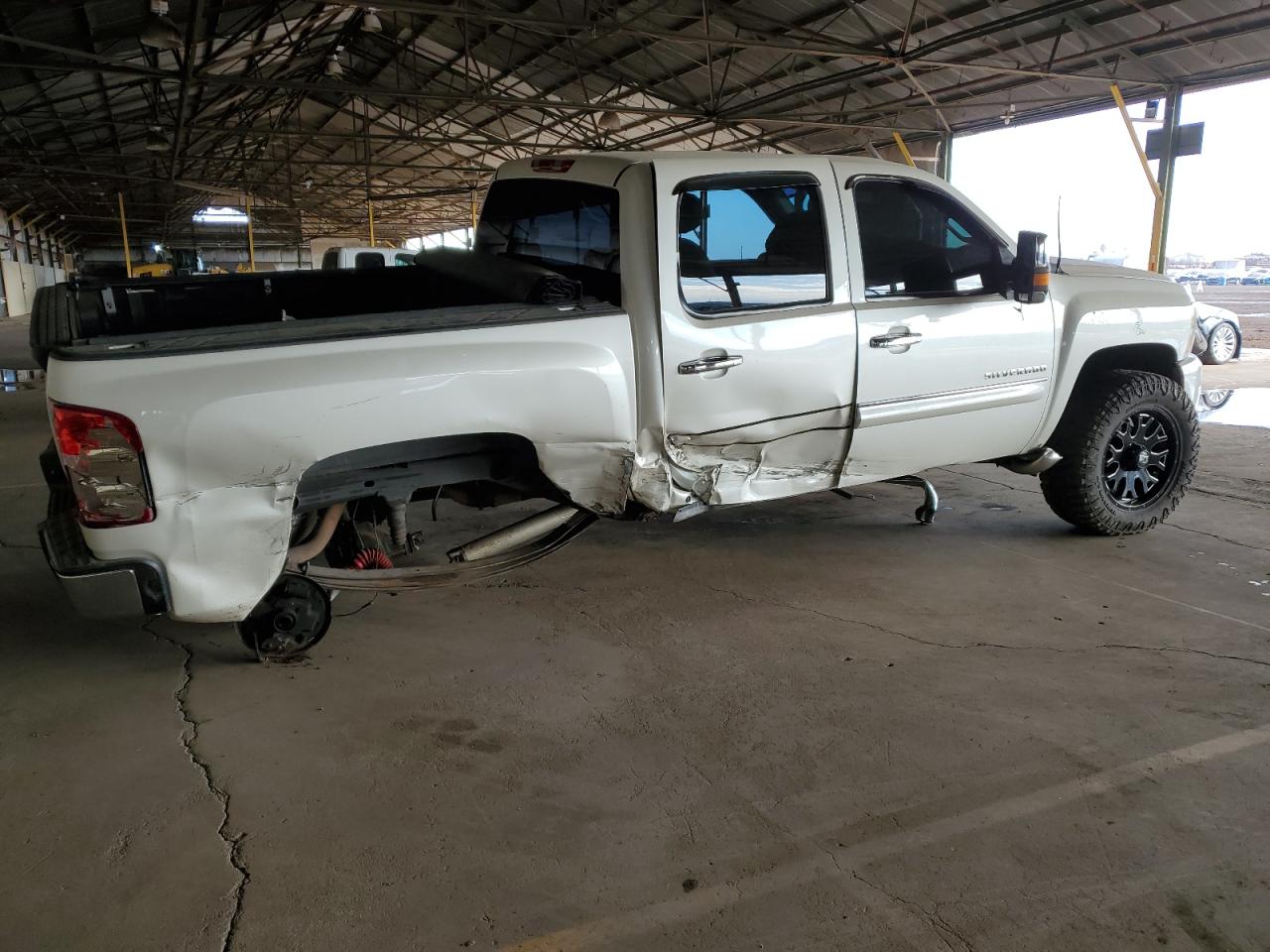 2011 Chevrolet Silverado - Image 3