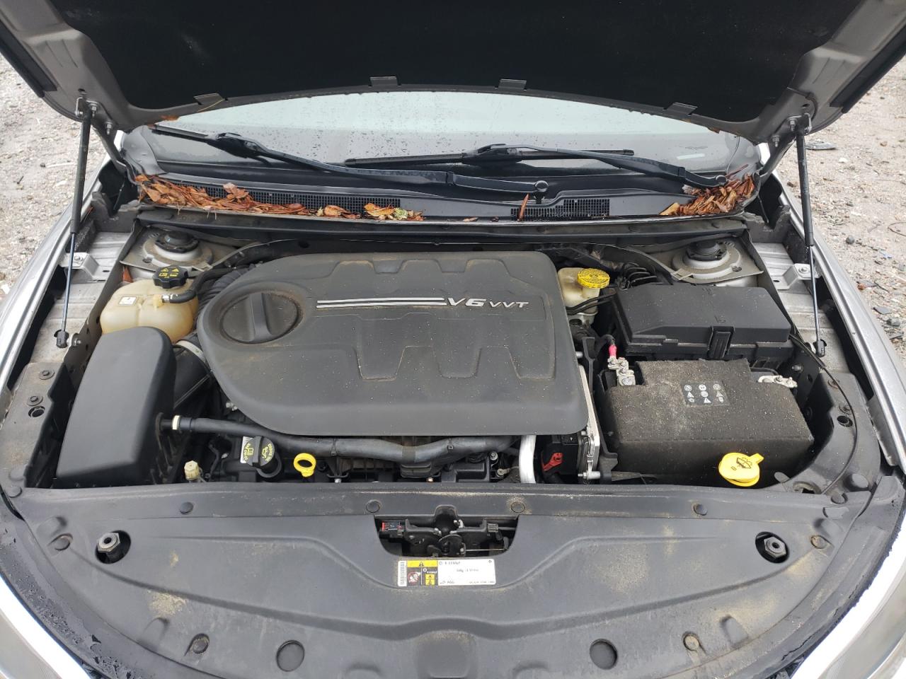 2015 Chrysler 200 - Image 11