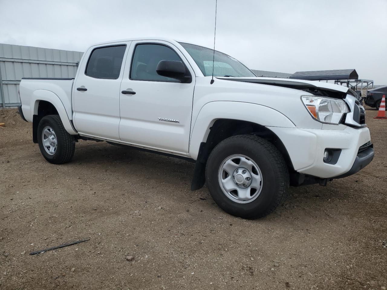 2015 Toyota Tacoma - Image 4