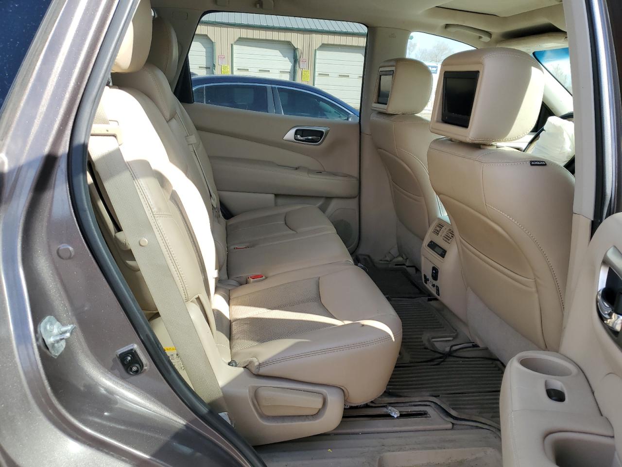2014 Nissan Pathfinder - Image 10