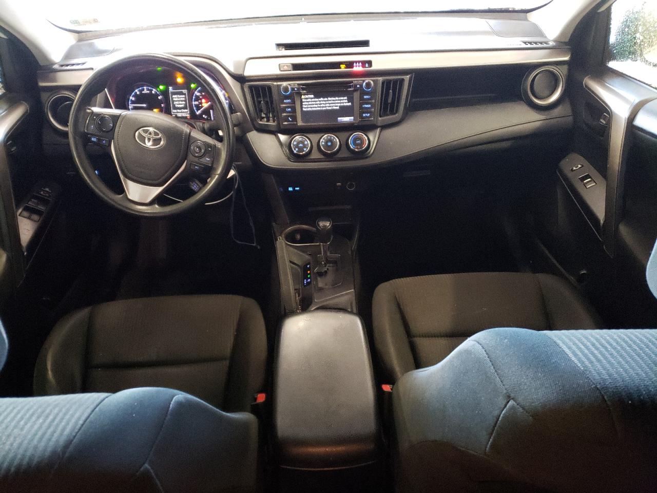 2017 Toyota RAV 4 - Image 8