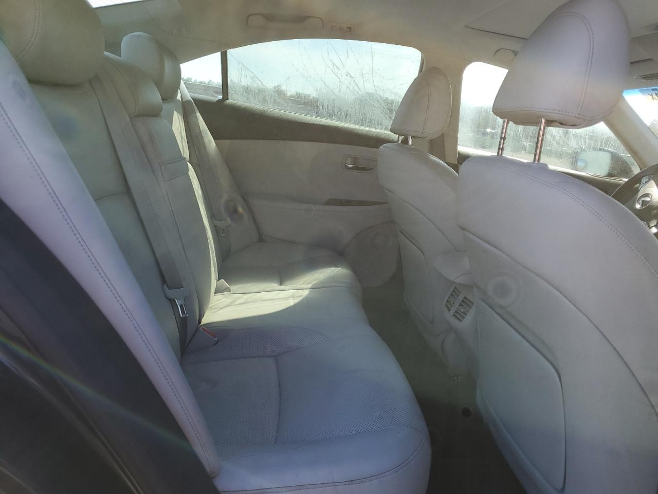 2010 Lexus ES - Image 10