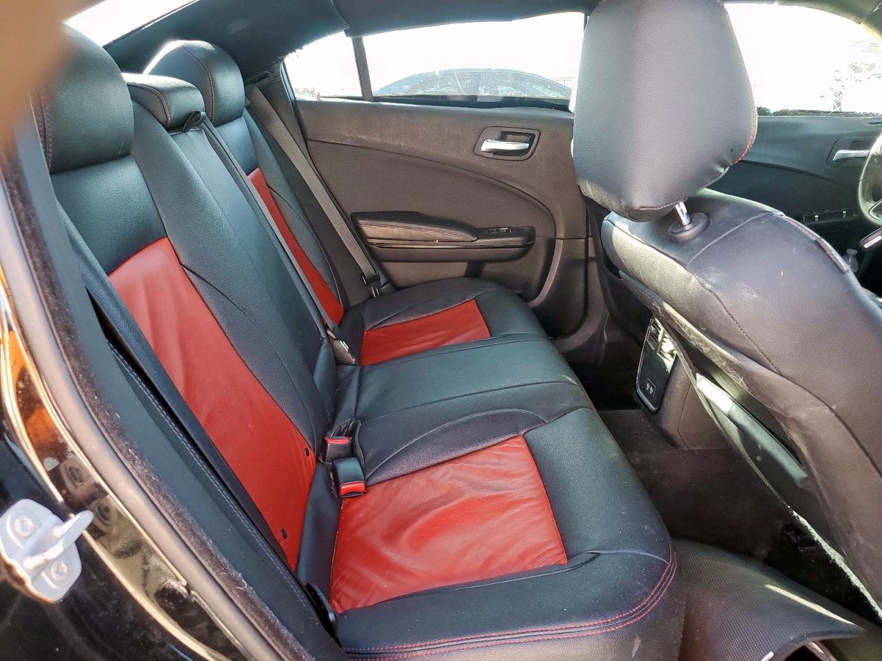 2018 Dodge Charger - Image 10