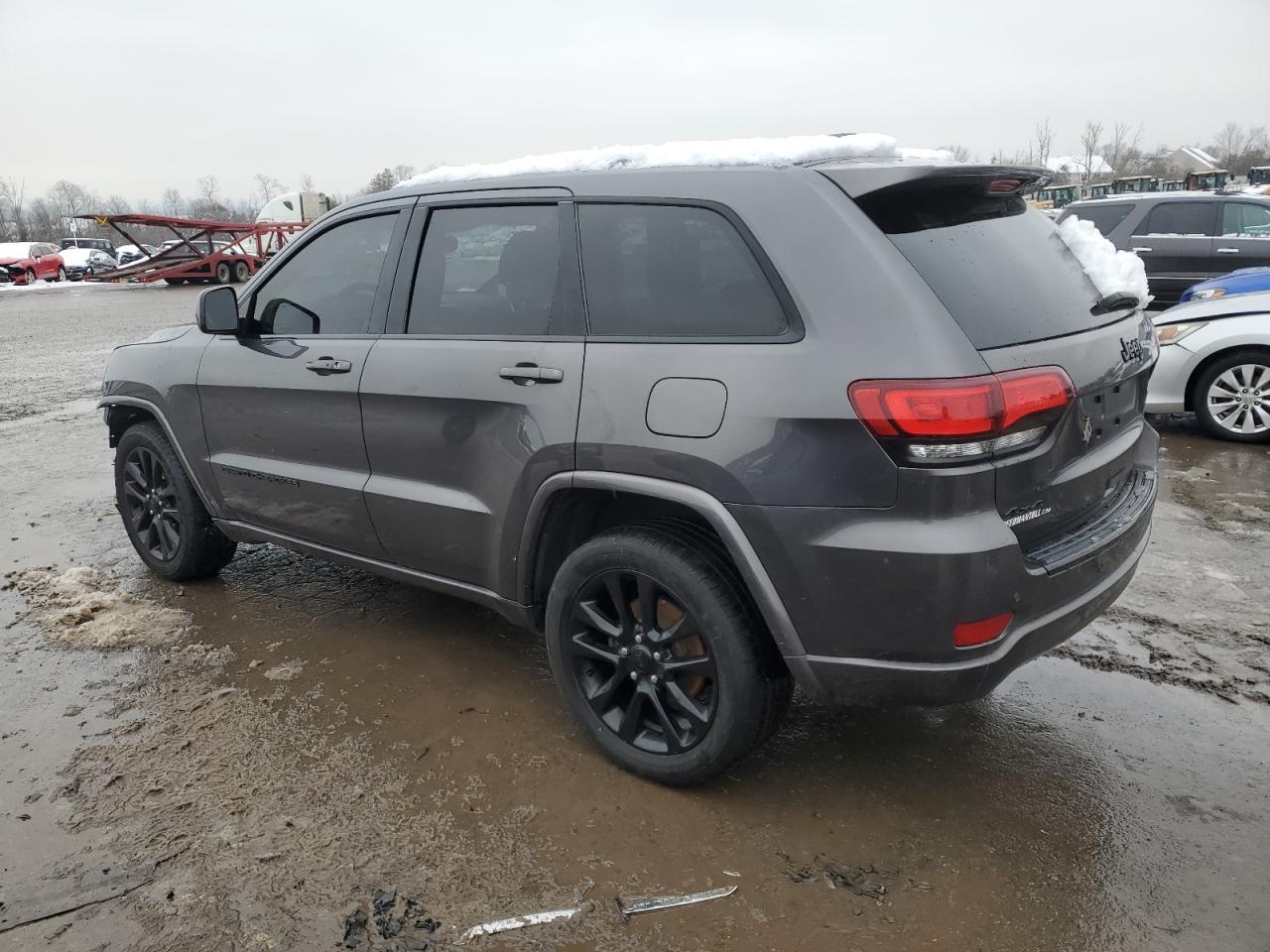 2018 Jeep Grand Cherokee - Image 2