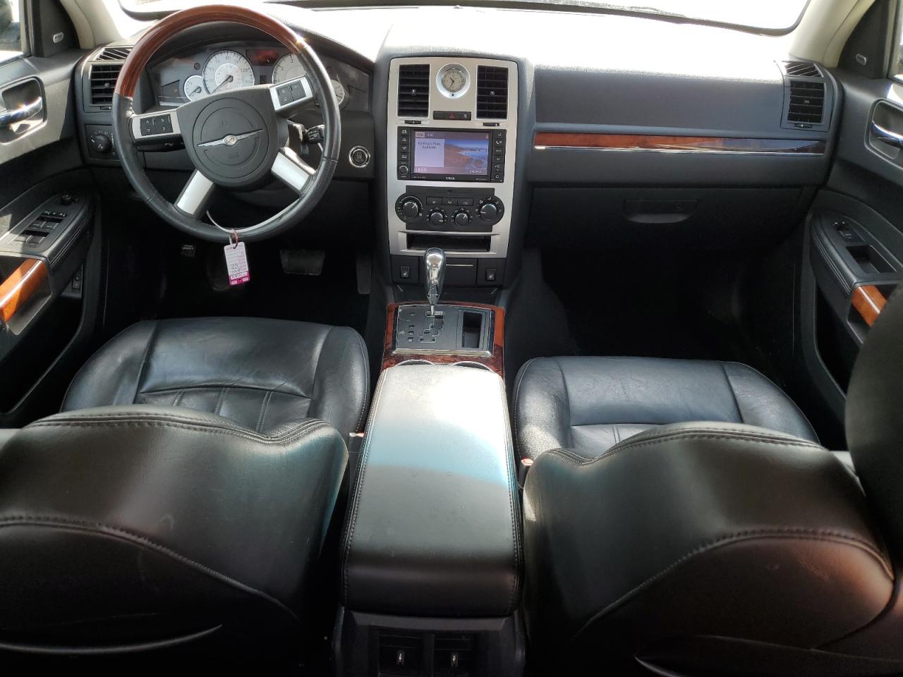 2010 Chrysler 300 - Image 8